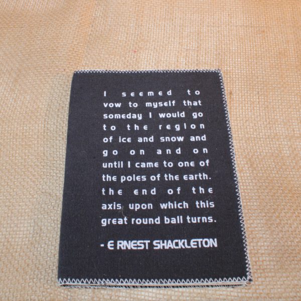 Handgemaakt donkergrijs canvas notitieboek met tekst van Ernest Shackleton