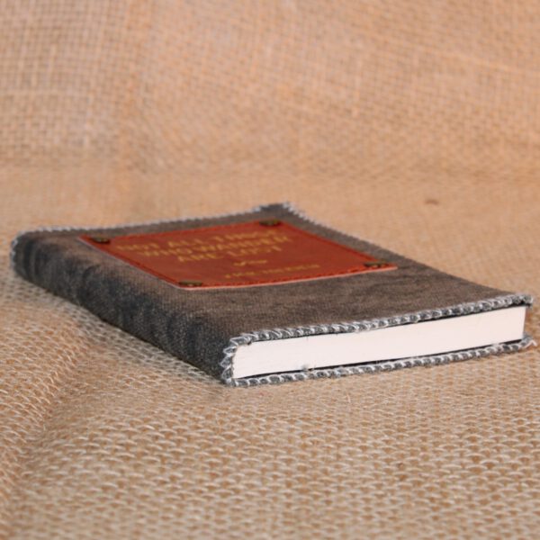 Handgemaakt donkergrijs canvas notitieboek met tekst van Tolkien