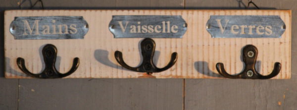 Handdoekenrekje van hout en metaal