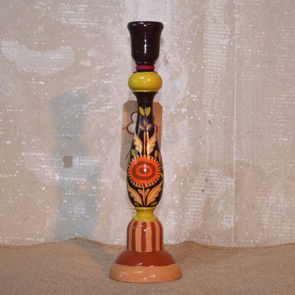 Houten handgeverfde kandelaar