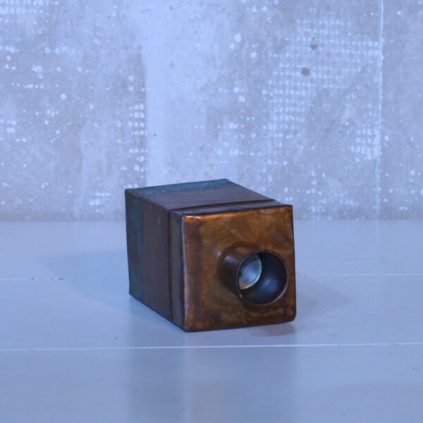 Kandelaar van oud messing metaal