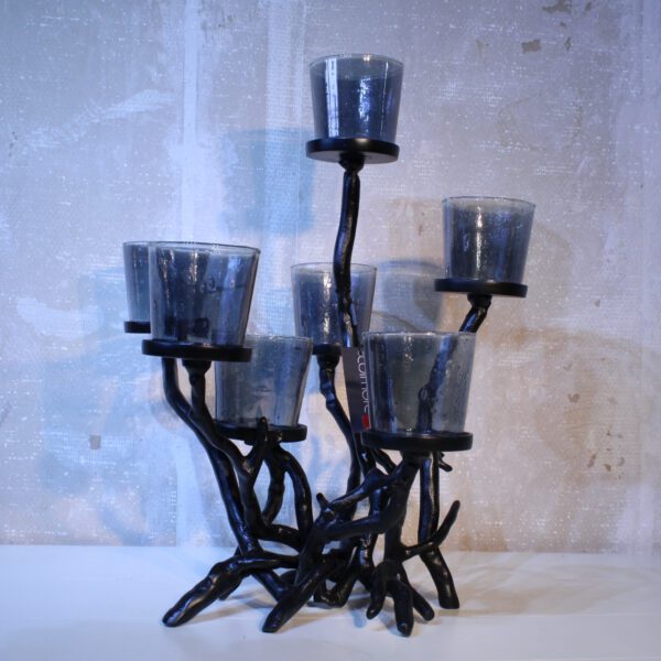 Kandelaar in takvorm van aluminium met 7 windlichten van glas