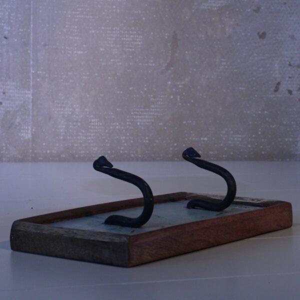 Kapstok van gerecycled teakhout blauw uit India S