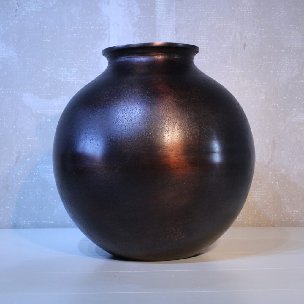 Aluminium ronde vaas met bronzen gloed