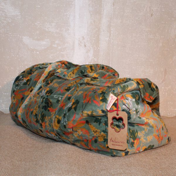 Reistas van groene velvet stof