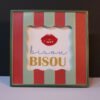 Rood groen gestreepte fotolijst met lieve Franse tekst "Bisou"