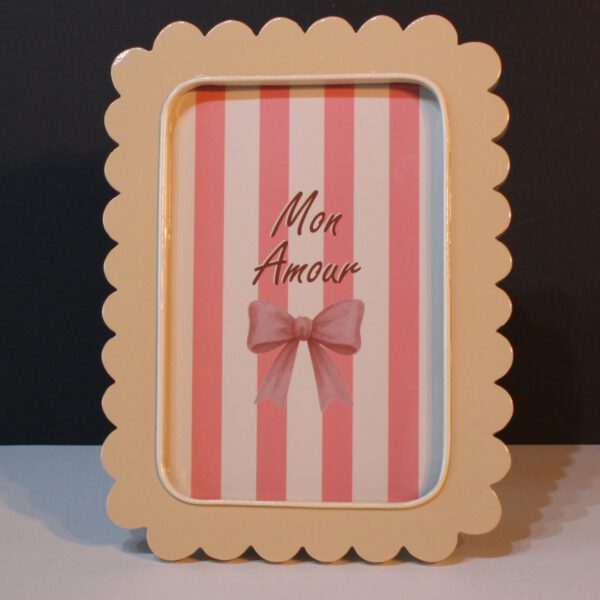 Beige roze fotolijst met romantische Franse tekst Mon Amour