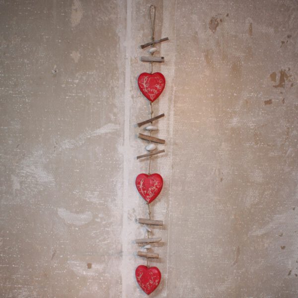 Drijfhout slinger met rode harten