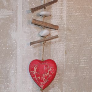 Drijfhout slinger met rode harten