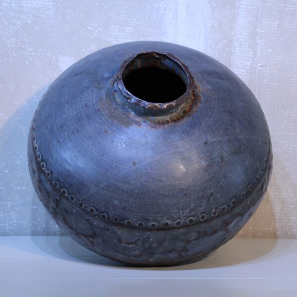 Handgemaakte metalen waterkan uit India