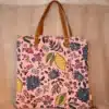 tas shopper multicolor citroen roze achtergrond bohemian franse brocante