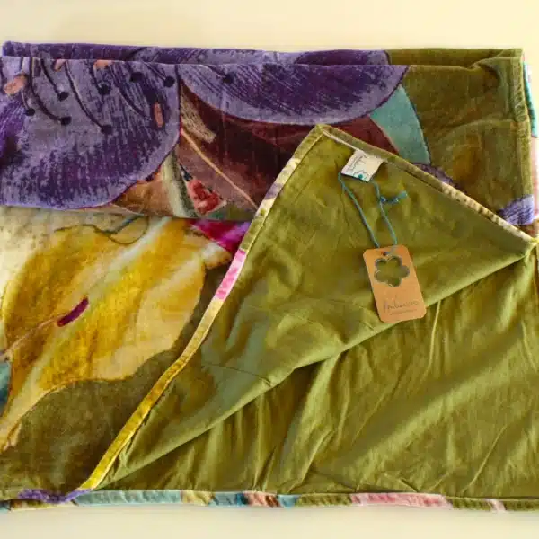 Plaid Emma Imbarro 3 Bohemian plaid van zacht velours in levendige kleuren en uitbundige bloemen