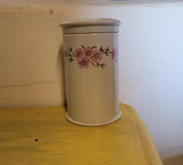 Brocante vintage badkamerset van Porcelaine de Paris in zeer goede staat