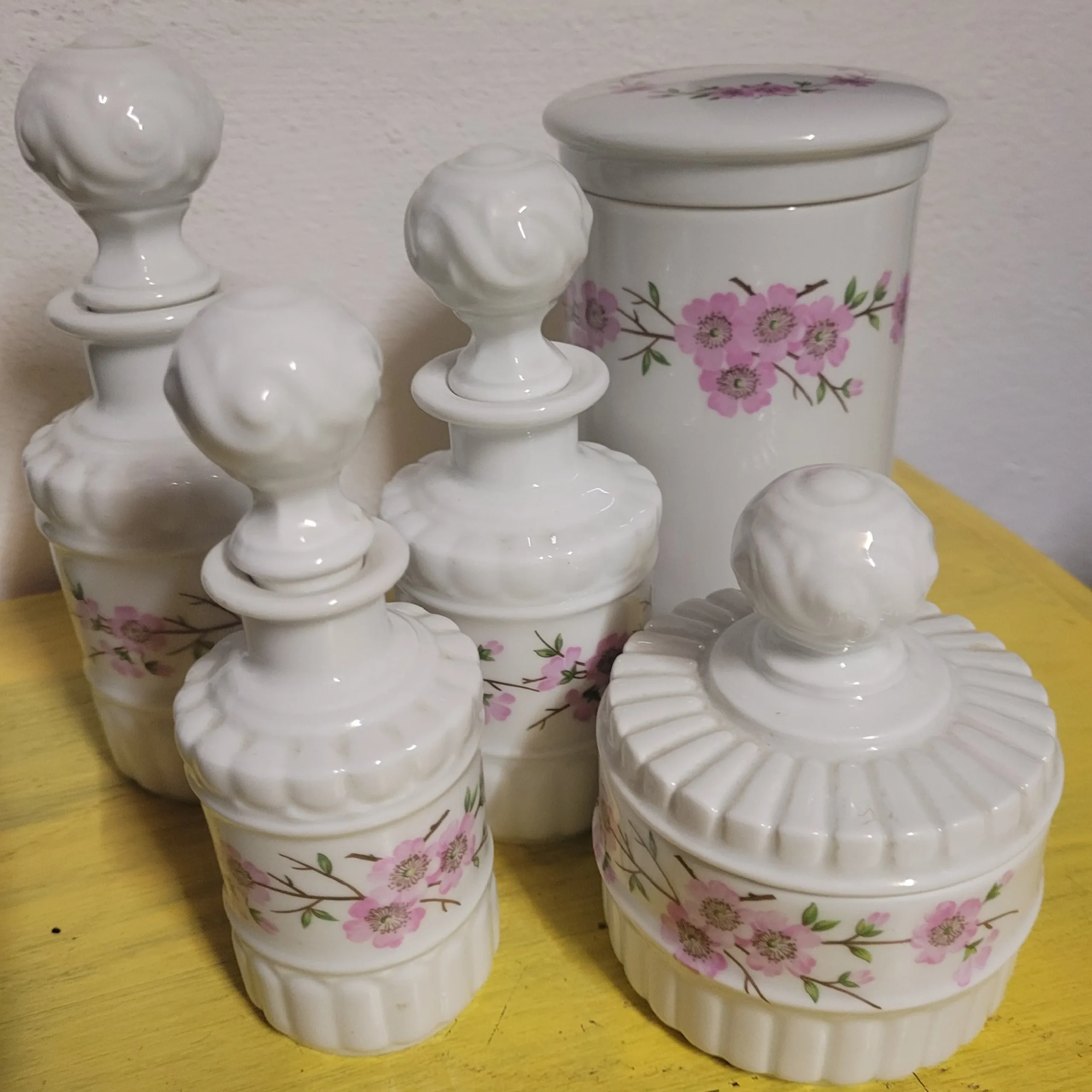 metalen windlicht in de vorm van een kleurrijk hart
