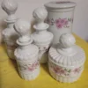 Brocante vintage badkamerset van Porcelaine de Paris in zeer goede staat