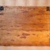 Industrieel decoratief kunstwerk of wandpaneel van hout met oude gereedschappen