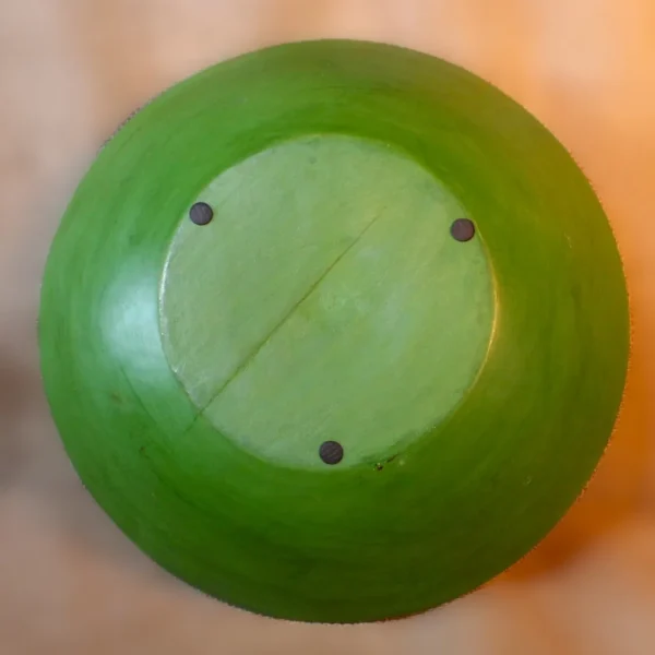 Groene houten schaal met een doorsnede van 38 cm perfect als fruitschaal