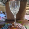 houten kistje met kristallen glas